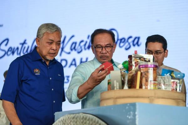 Come up with good Malaysian products for massive promotions overseas, says PM Anwar